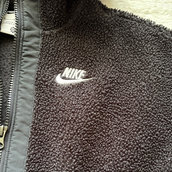 Nike Kids Black Sherpa Zip-Up Hoodie Jacket - Picture 2 of 8